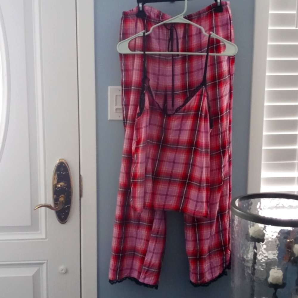 Cozy Victoria's Secret PJ Pink flannel set. - Picture 3 of 13
